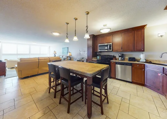 Apartment Edgewater West #103 *