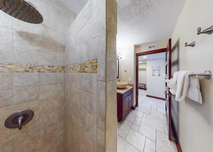 Edgewater West #103